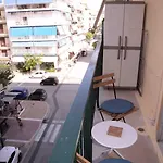 Lucy's Comfy In Town Centre By The Sea Apartamento Loutráki