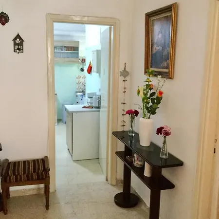 Lucy's Comfy In Town Centre By The Sea Appartement