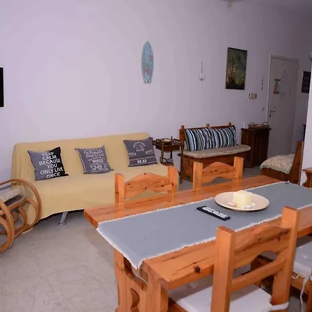 Apartamento Lucy's Comfy In Town Centre By The Sea Loutráki