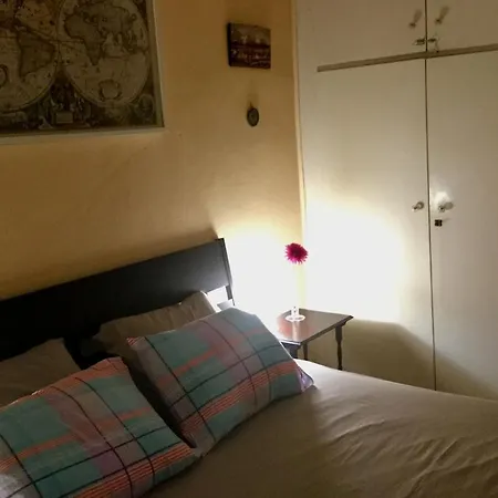 Lucy's Comfy In Town Centre By The Sea * Λουτράκι