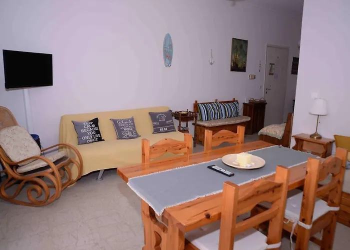 Apartamento Lucy's Comfy In Town Centre By The Sea Loutráki