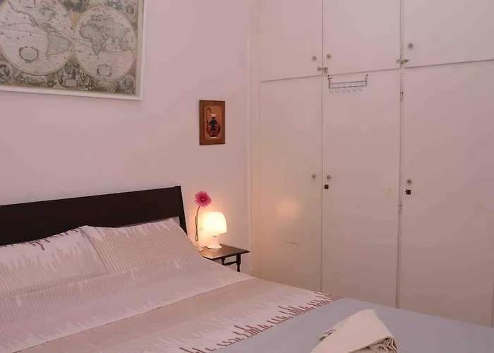 Lucy's Comfy In Town Centre By The Sea Loutráki