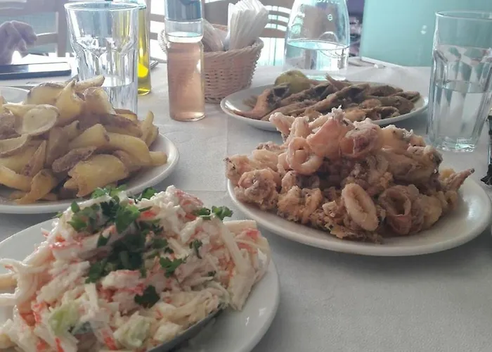 Lucy's Comfy In Town Centre By The Sea *