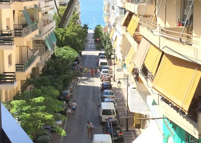 Lucy's Comfy In Town Centre By The Sea Apartamento Loutráki