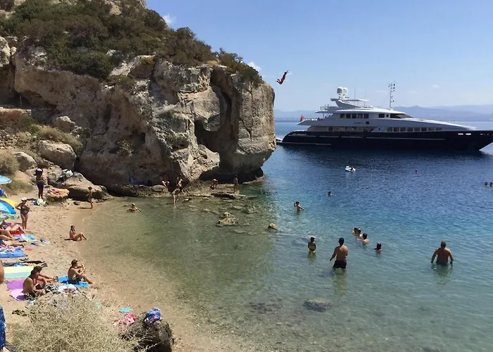 Lucy's Comfy In Town Centre By The Sea Apartamento Loutráki